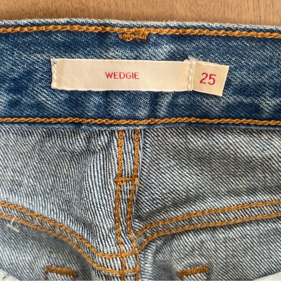 Women’s Levi’s Wedgie Blue Straight Leg Jeans - Picture 4 of 9